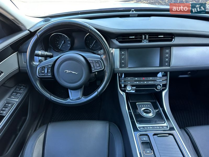 Седан Jaguar XF 2016 в Киеве фото 32 Седан Jaguar XF 2016 в Киеве