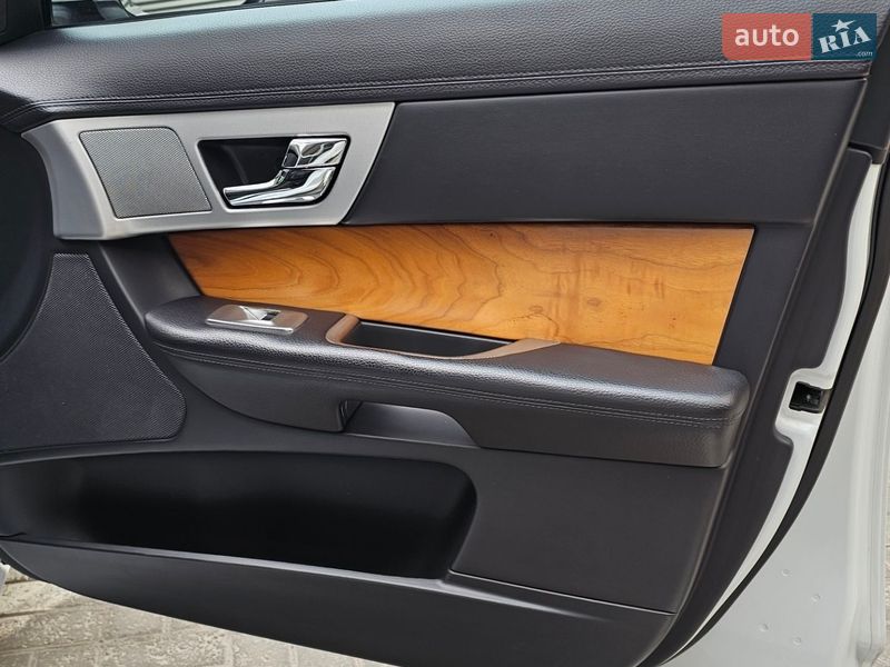 Седан Jaguar XF 2012 в Киеве фото 25 Седан Jaguar XF 2012 в Киеве