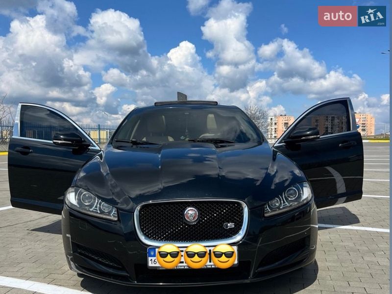 Седан Jaguar XF 2015 в Одесі
