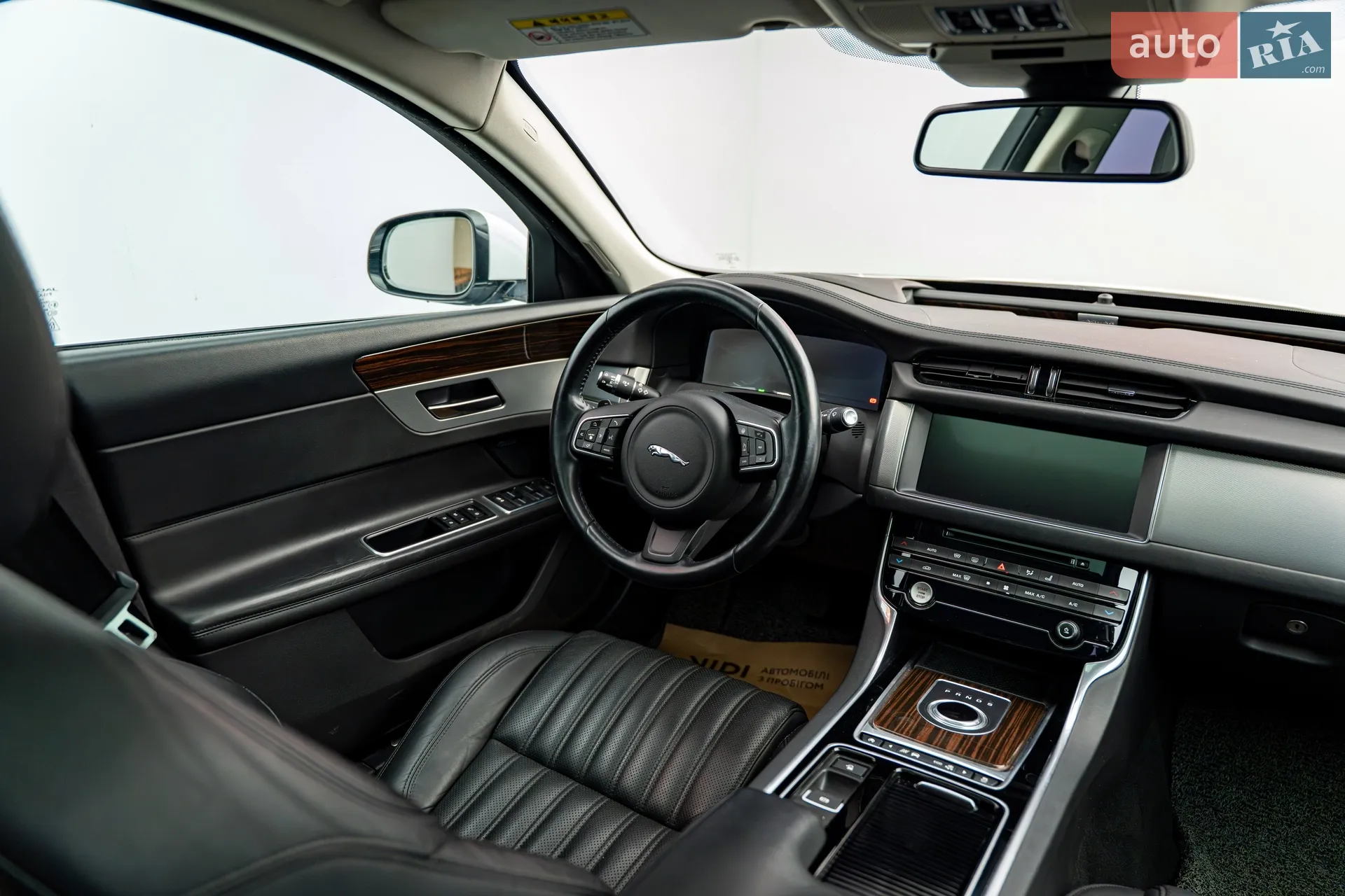 2016 Jaguar XF - мініатюра 11