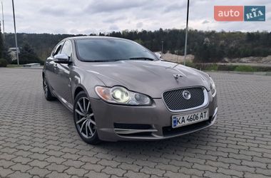 Седан Jaguar XF 2010 в Могилев-Подольске