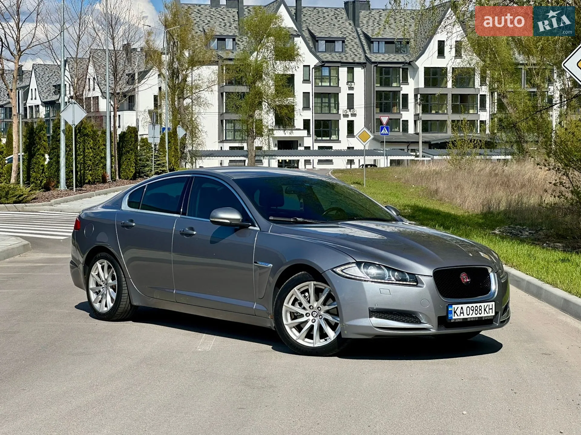 2014 Jaguar XF - мініатюра 2