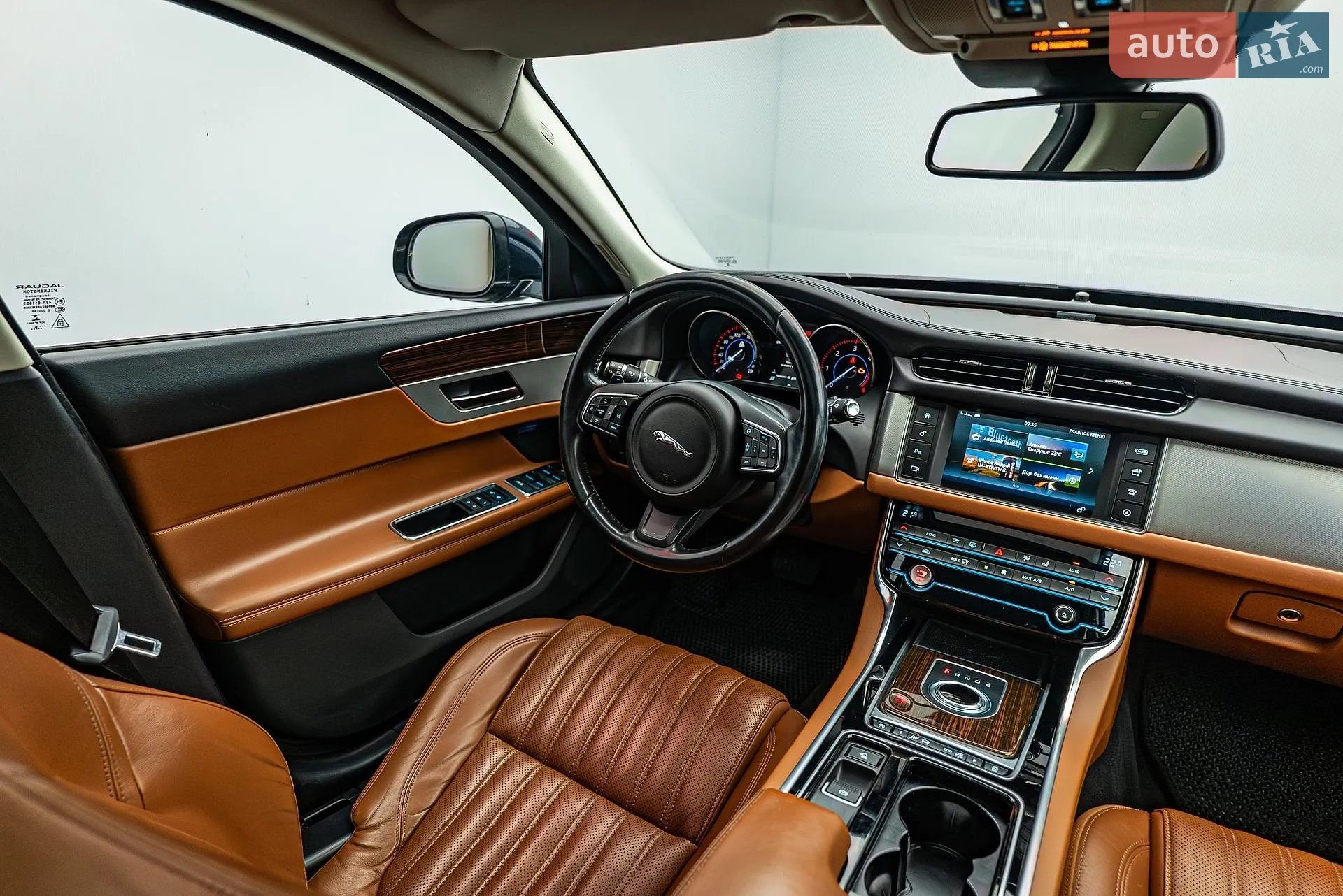 2016 Jaguar XF - мініатюра 14