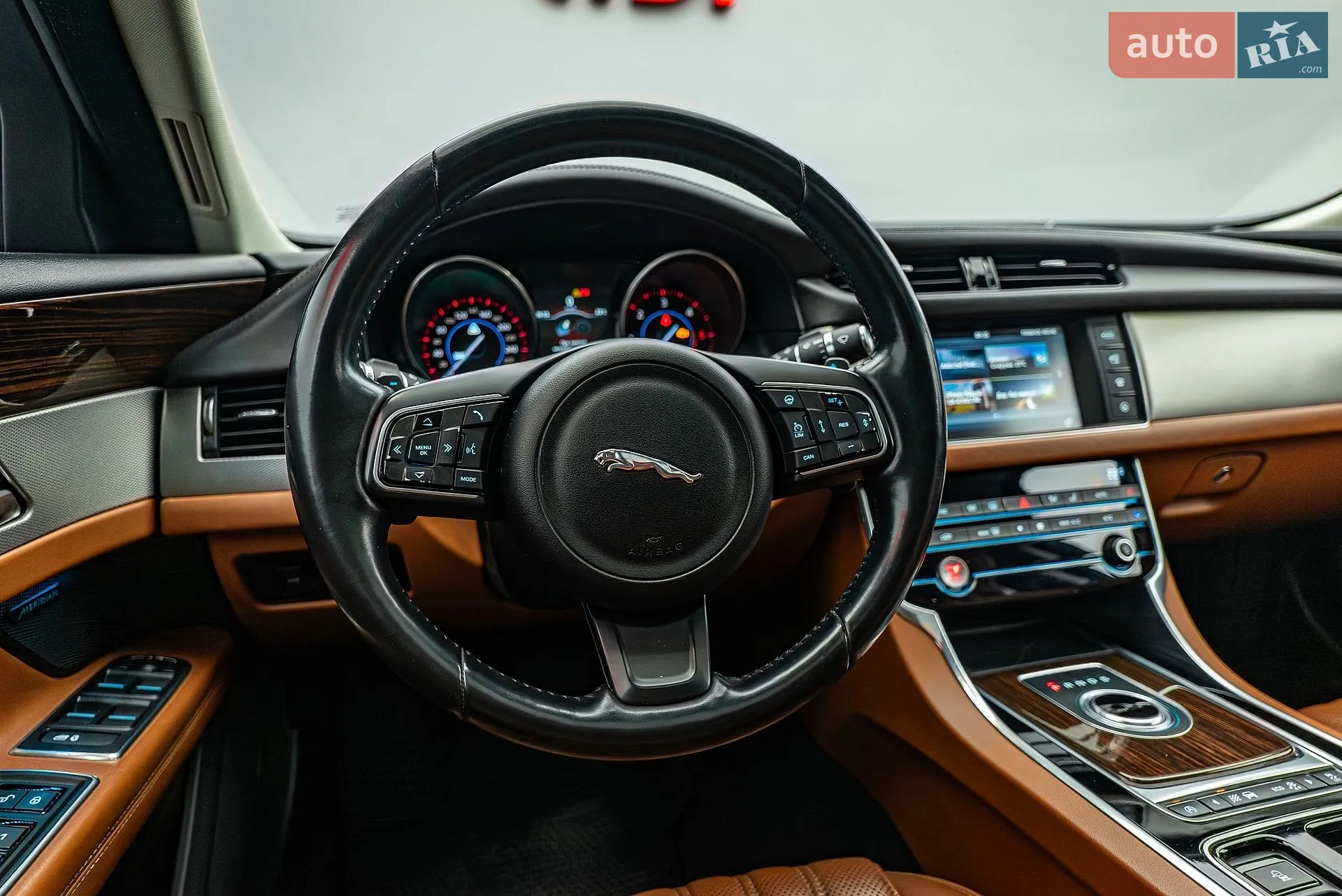 2016 Jaguar XF - мініатюра 15
