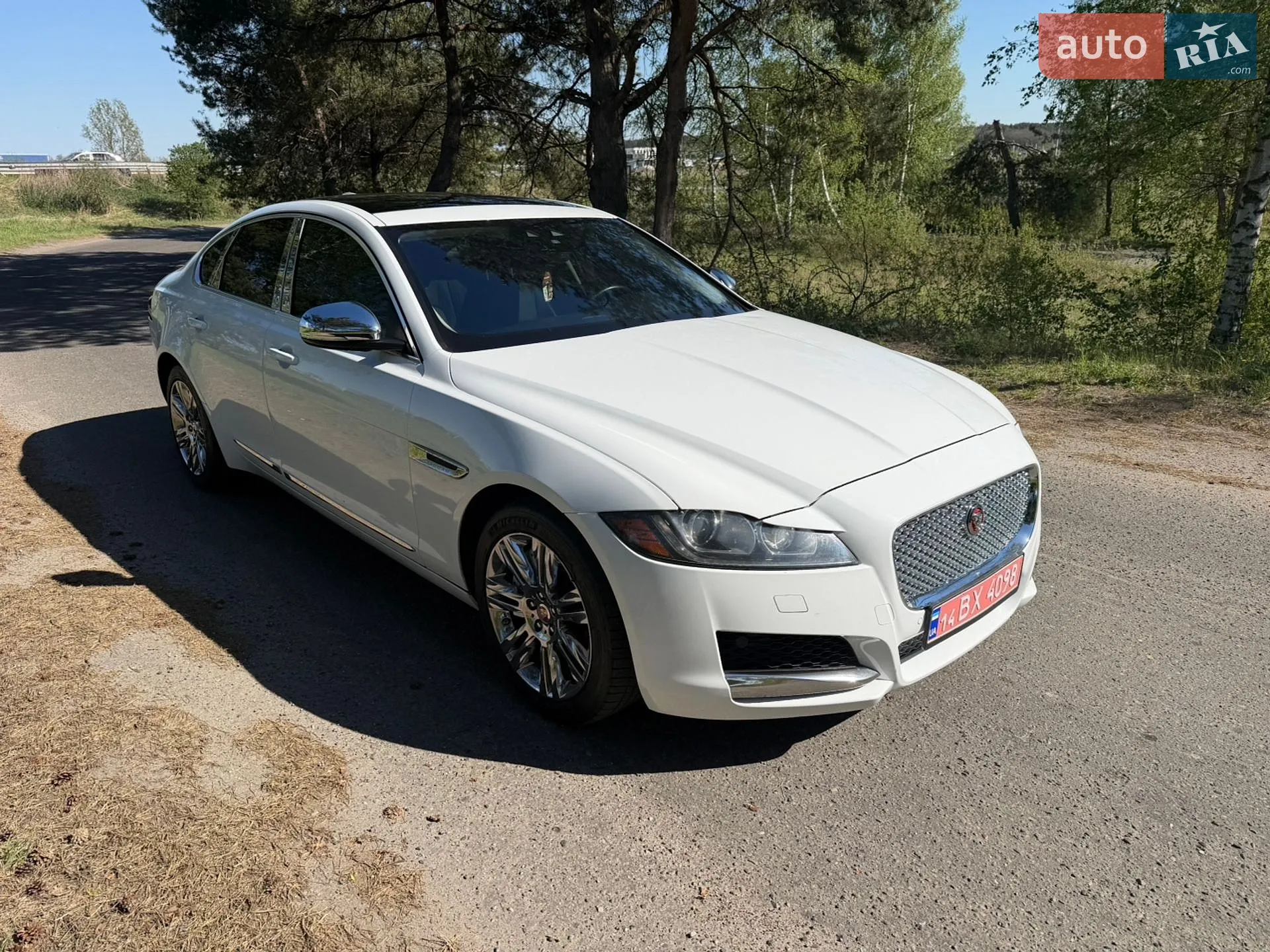 2019 Jaguar XF - мініатюра 2