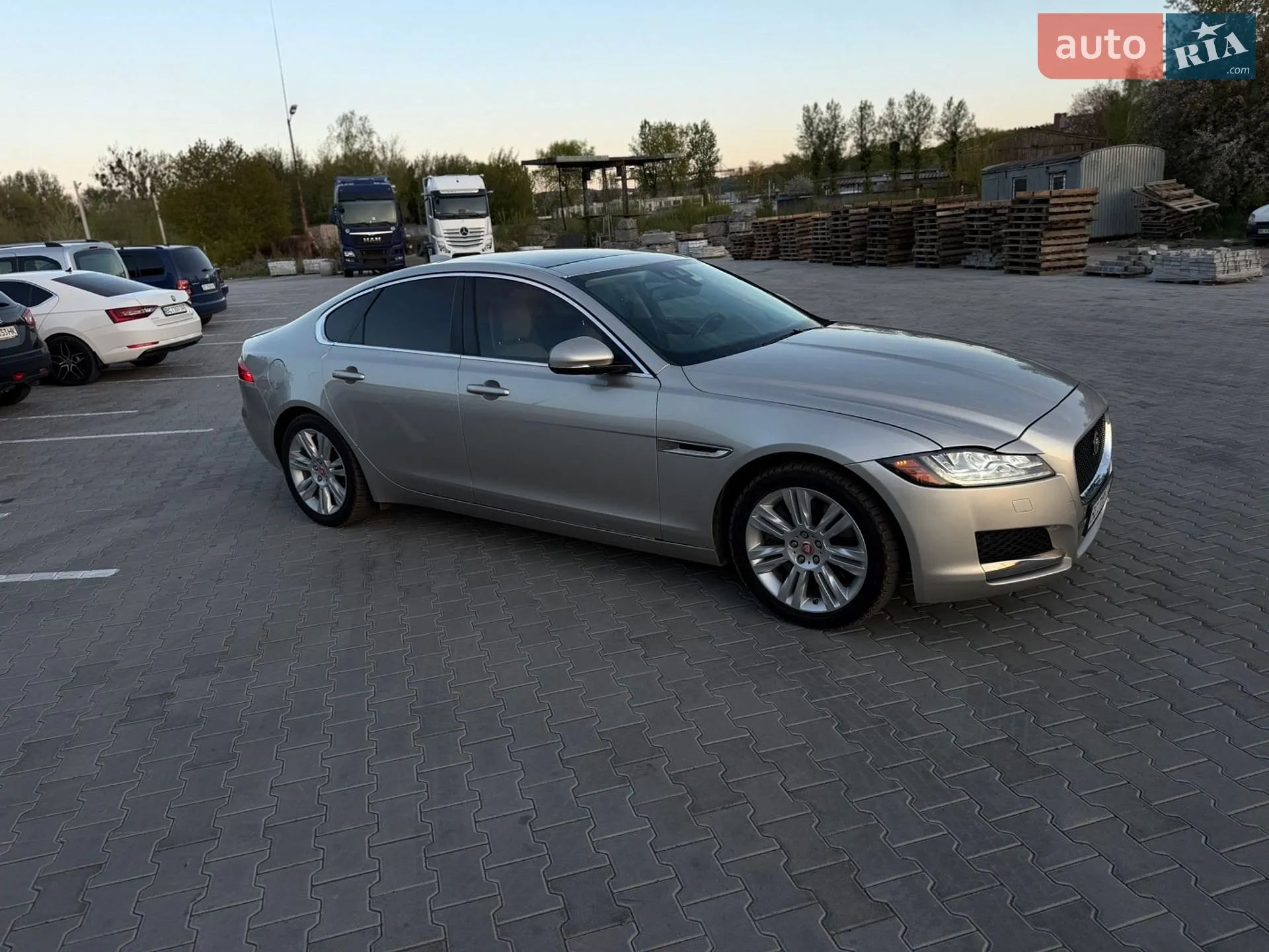 2016 Jaguar XF - мініатюра 9