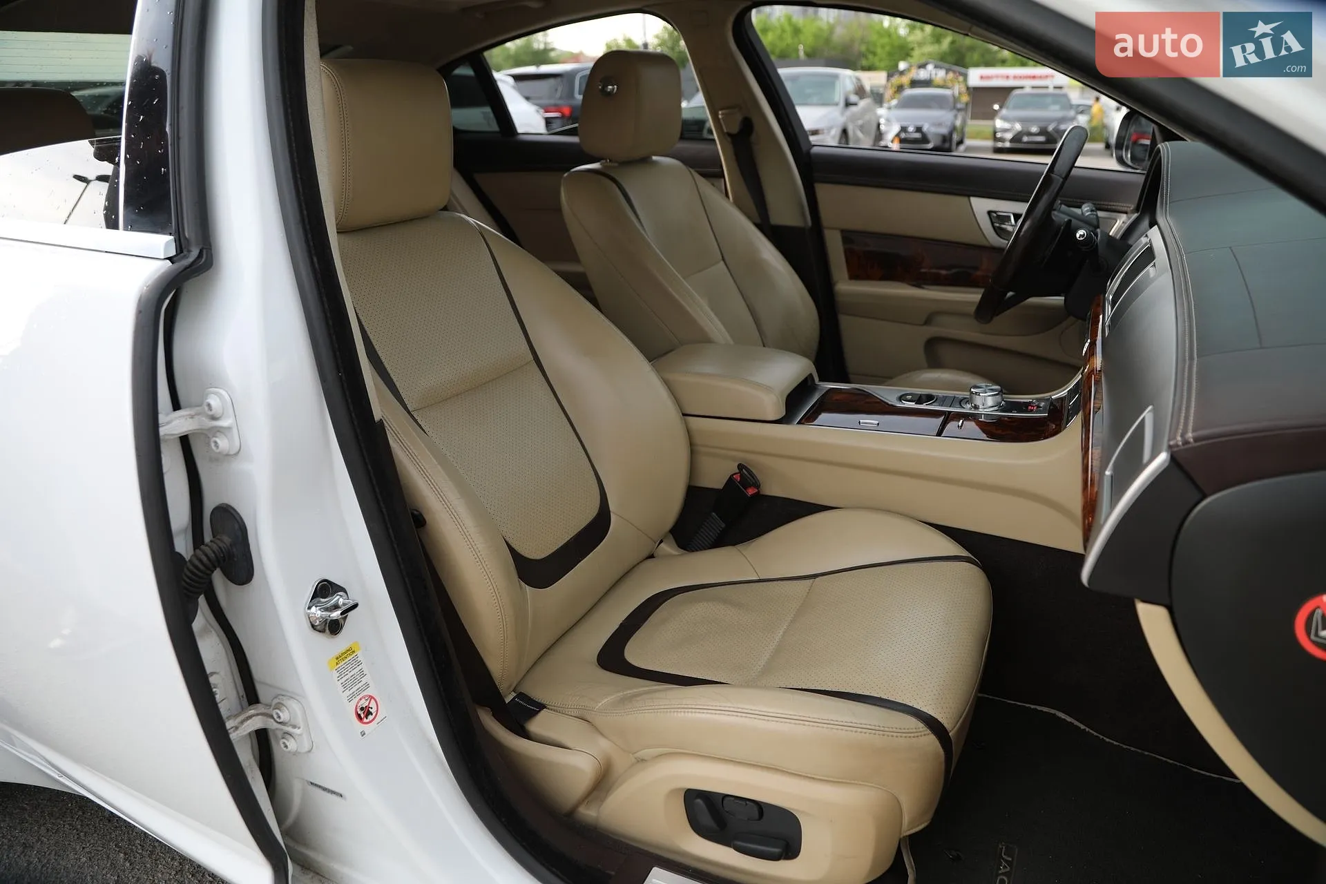 2015 Jaguar XF - мініатюра 15