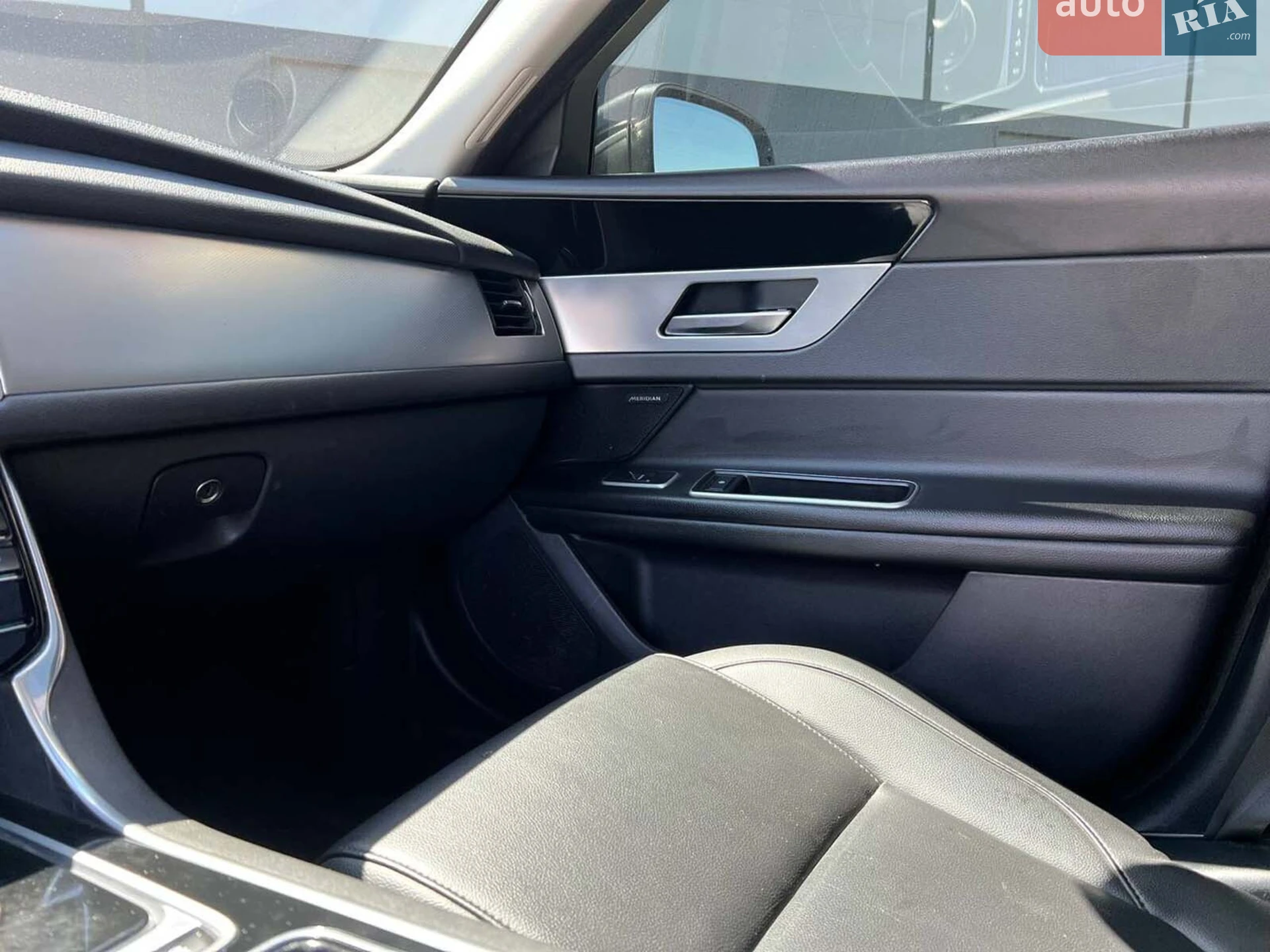 2016 Jaguar XF - мініатюра 34