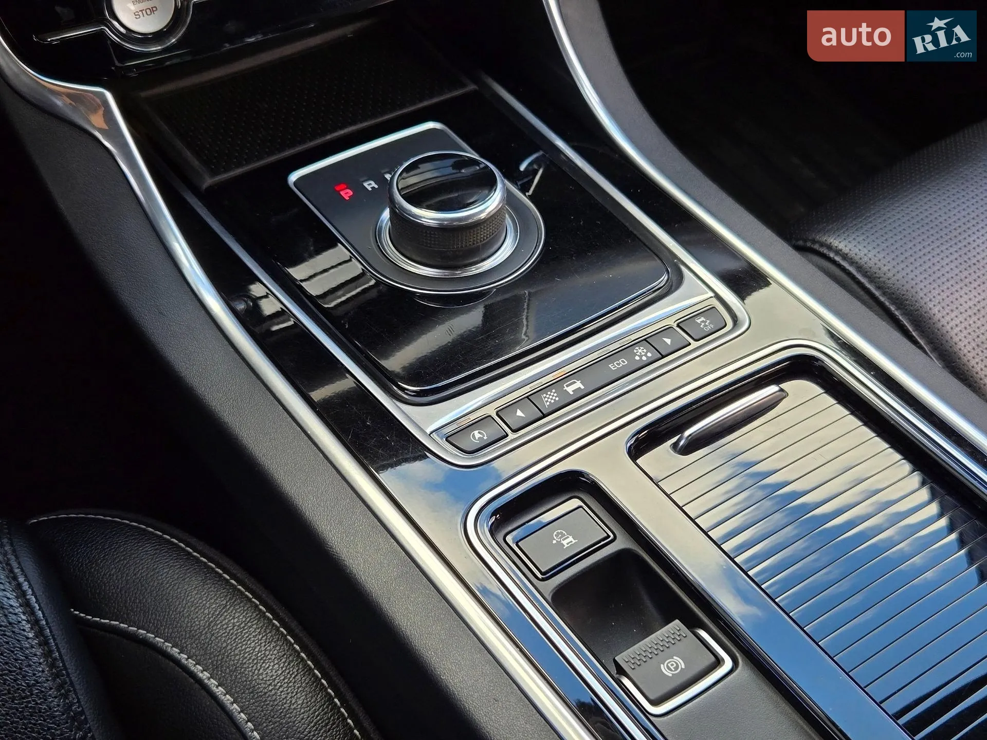 2016 Jaguar XF - мініатюра 16
