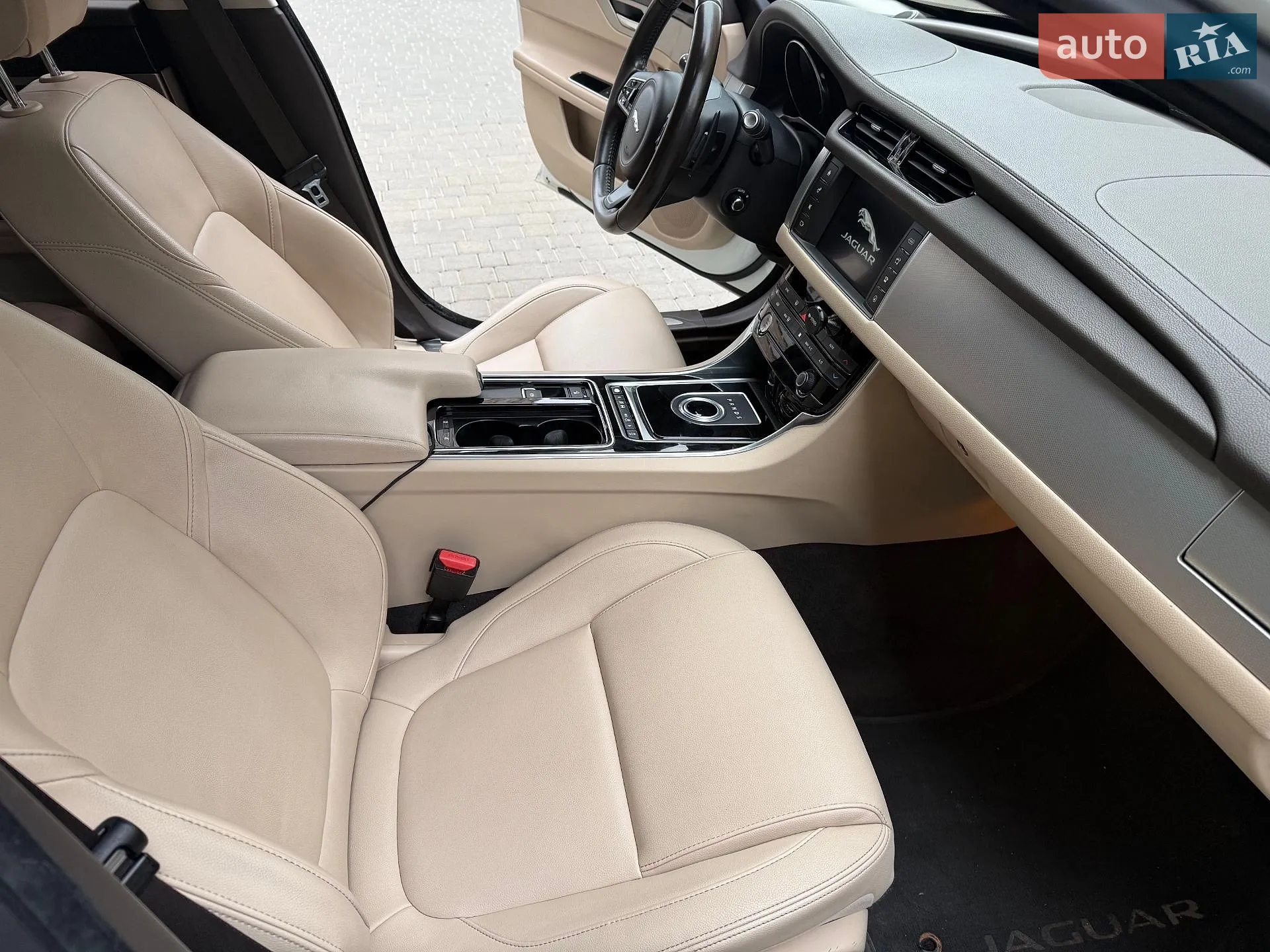 2015 Jaguar XF - мініатюра 12