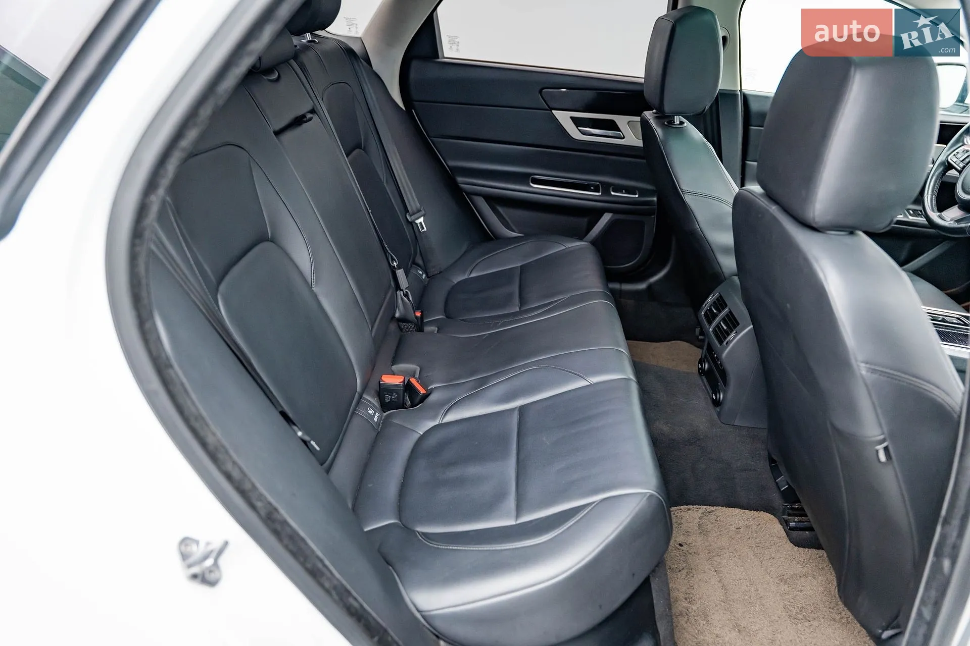 2016 Jaguar XF - мініатюра 28