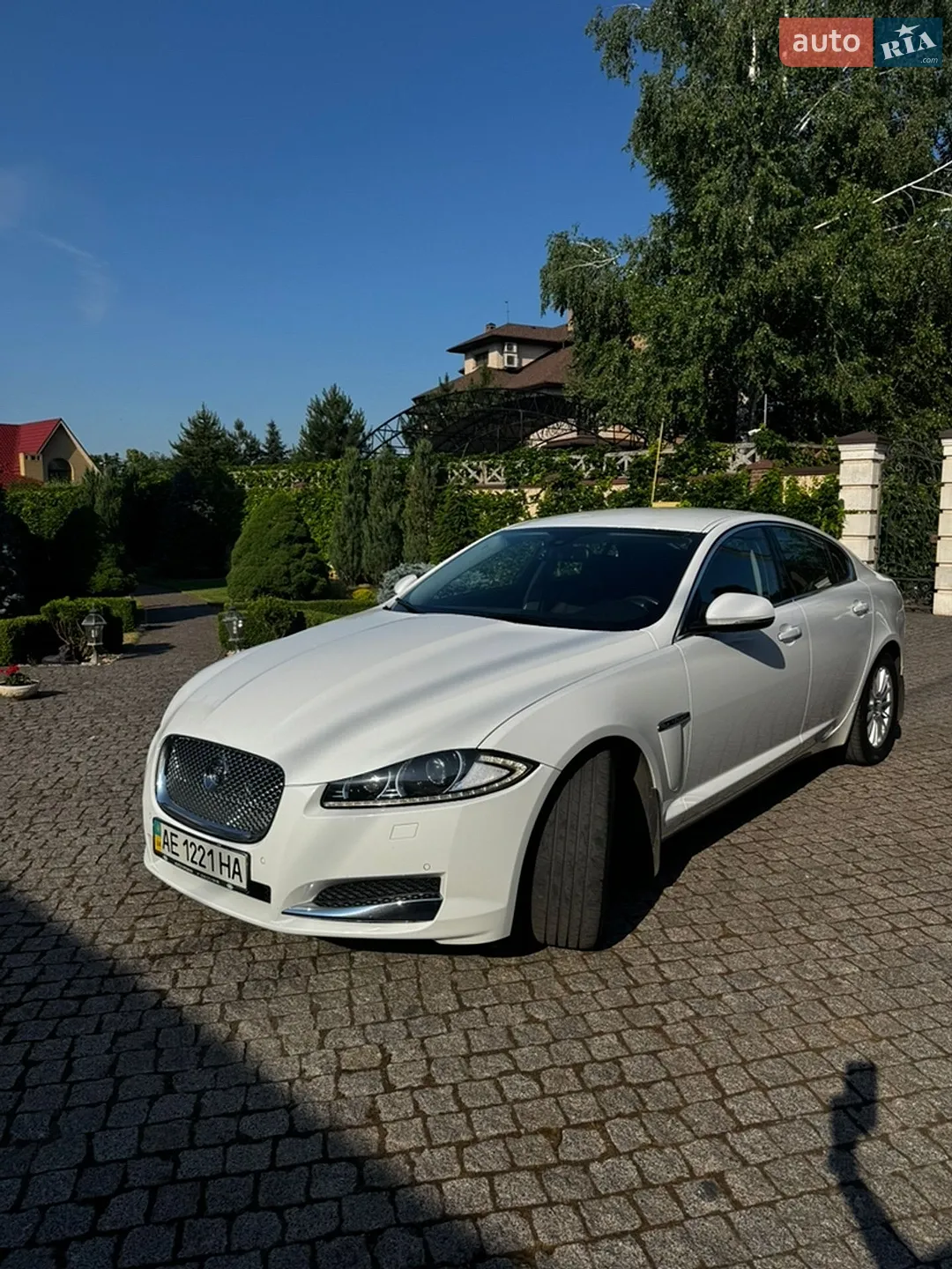 2012 Jaguar XF - мініатюра 2