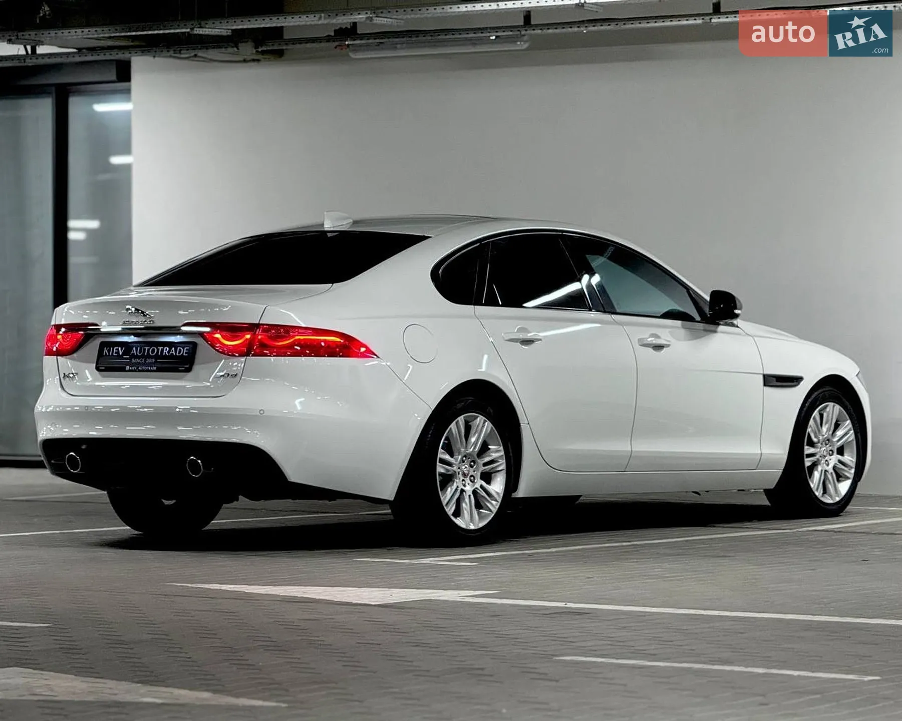 2016 Jaguar XF - мініатюра 18