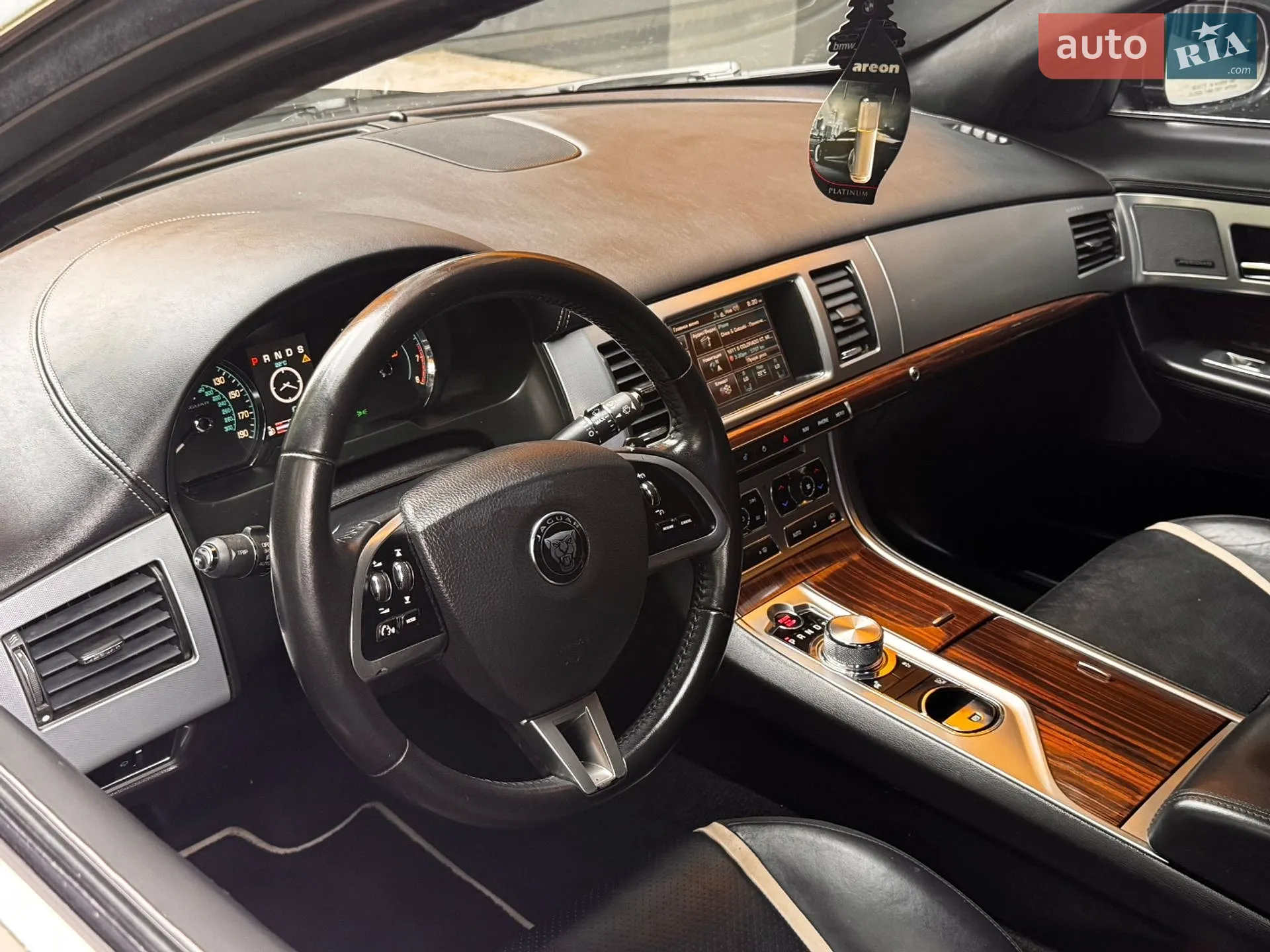 2013 Jaguar XF - мініатюра 18