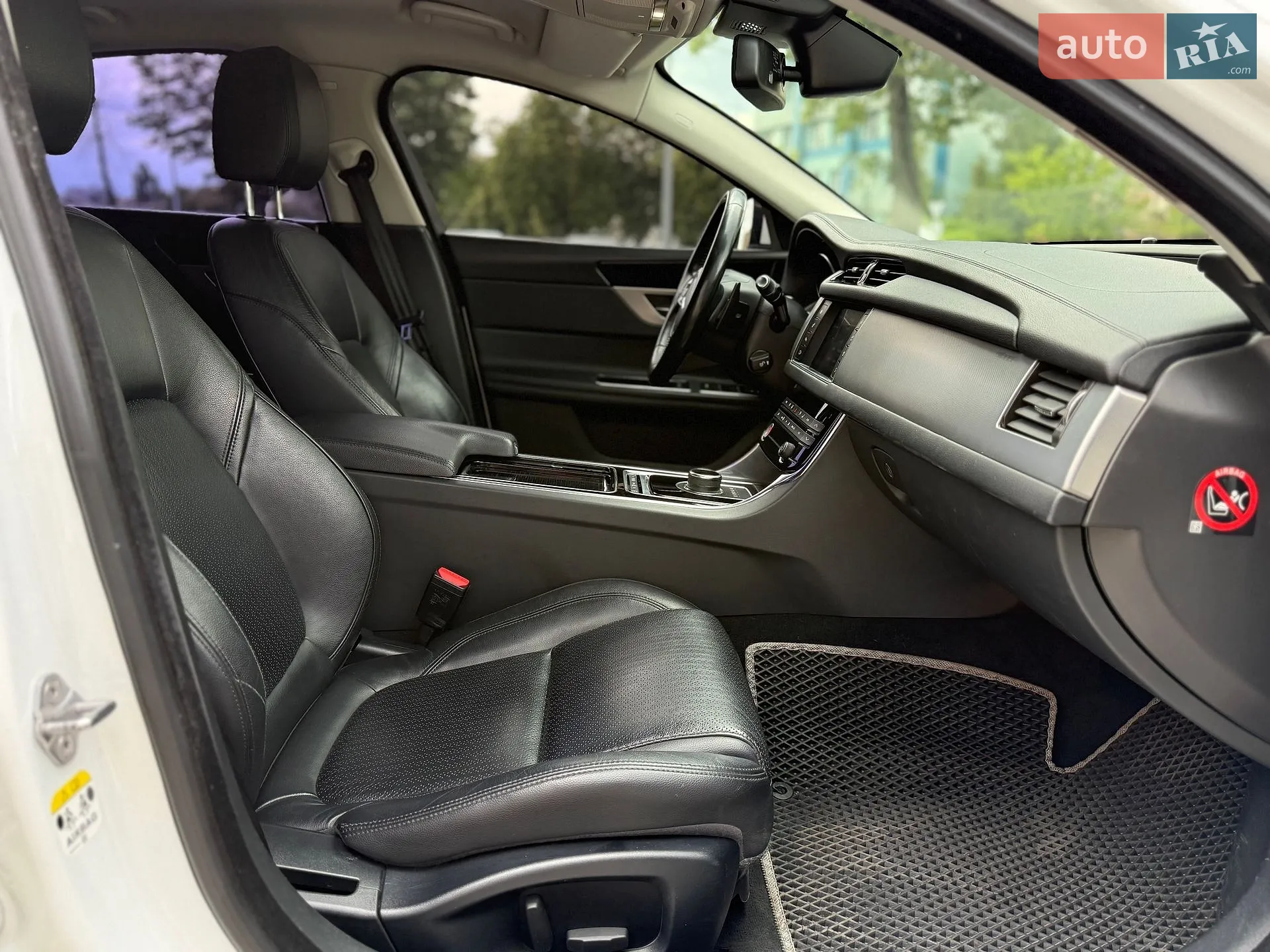 2016 Jaguar XF - мініатюра 11