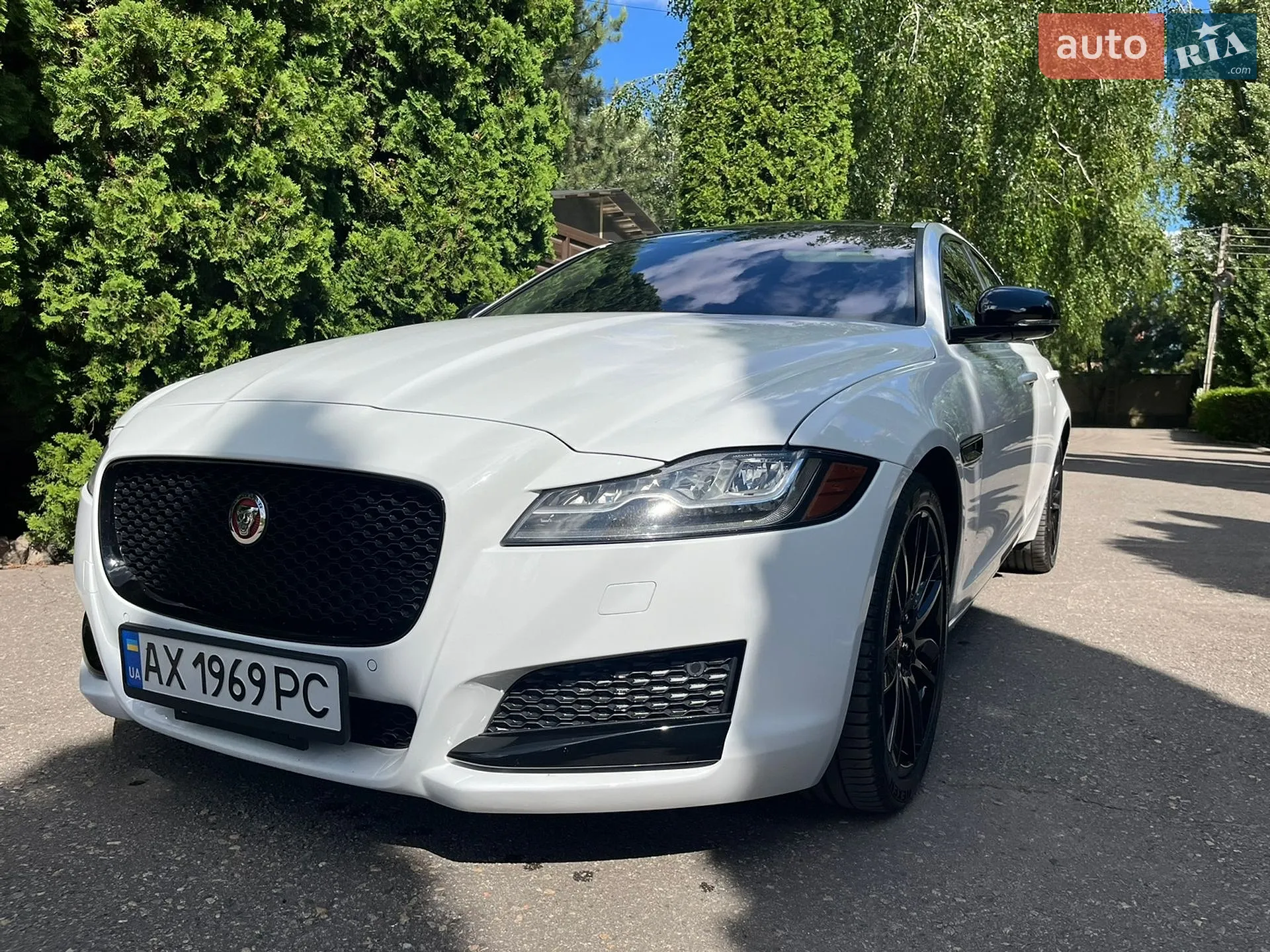 2016 Jaguar XF - мініатюра 3