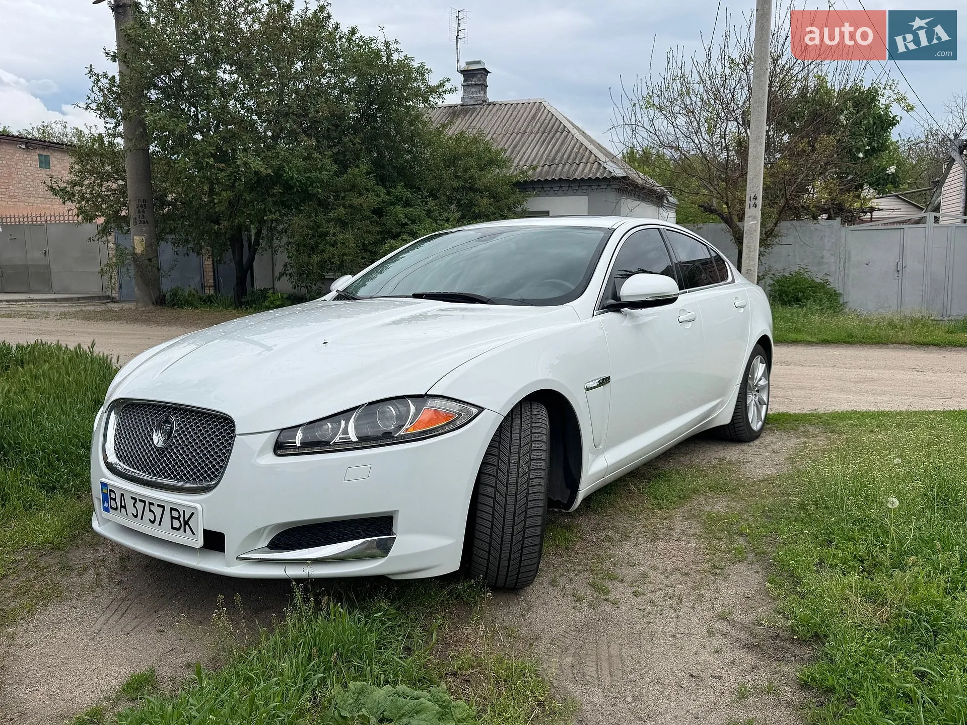 2013 Jaguar XF - мініатюра 2