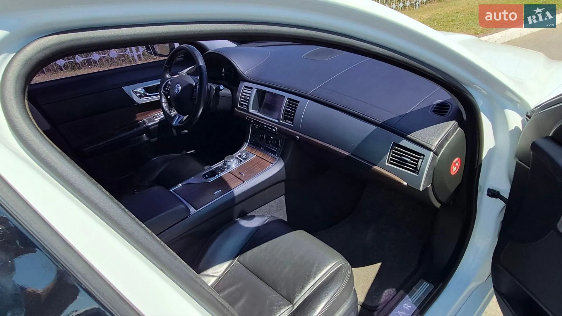2012 Jaguar XF - мініатюра 7