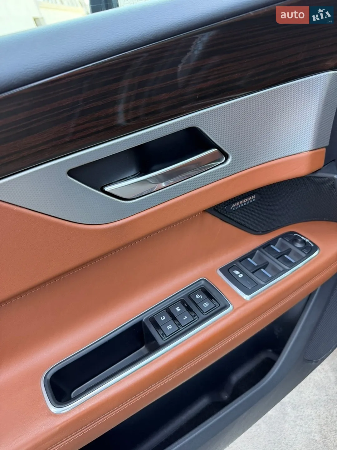 2016 Jaguar XF - мініатюра 15