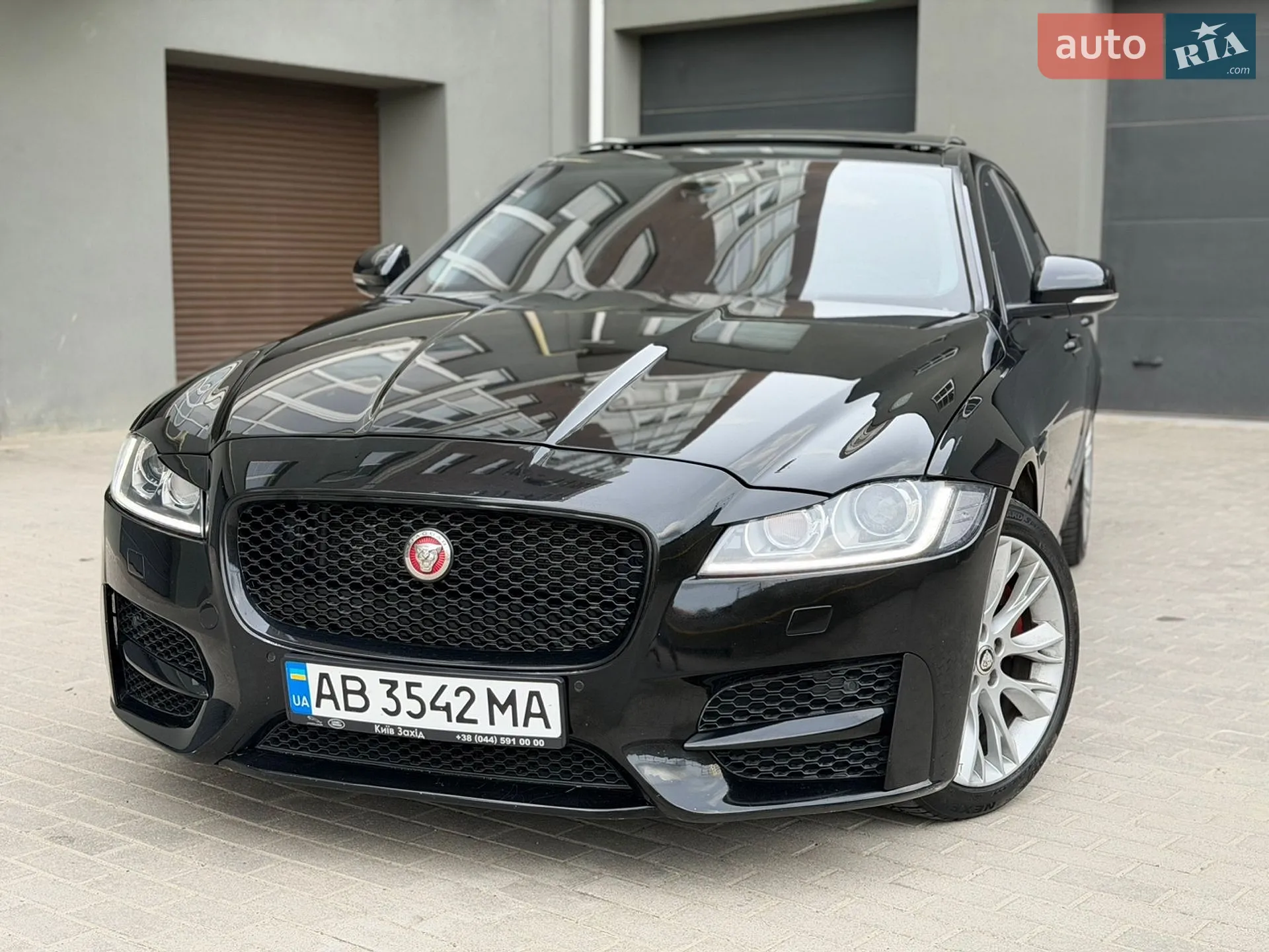 2016 Jaguar XF - фото 1