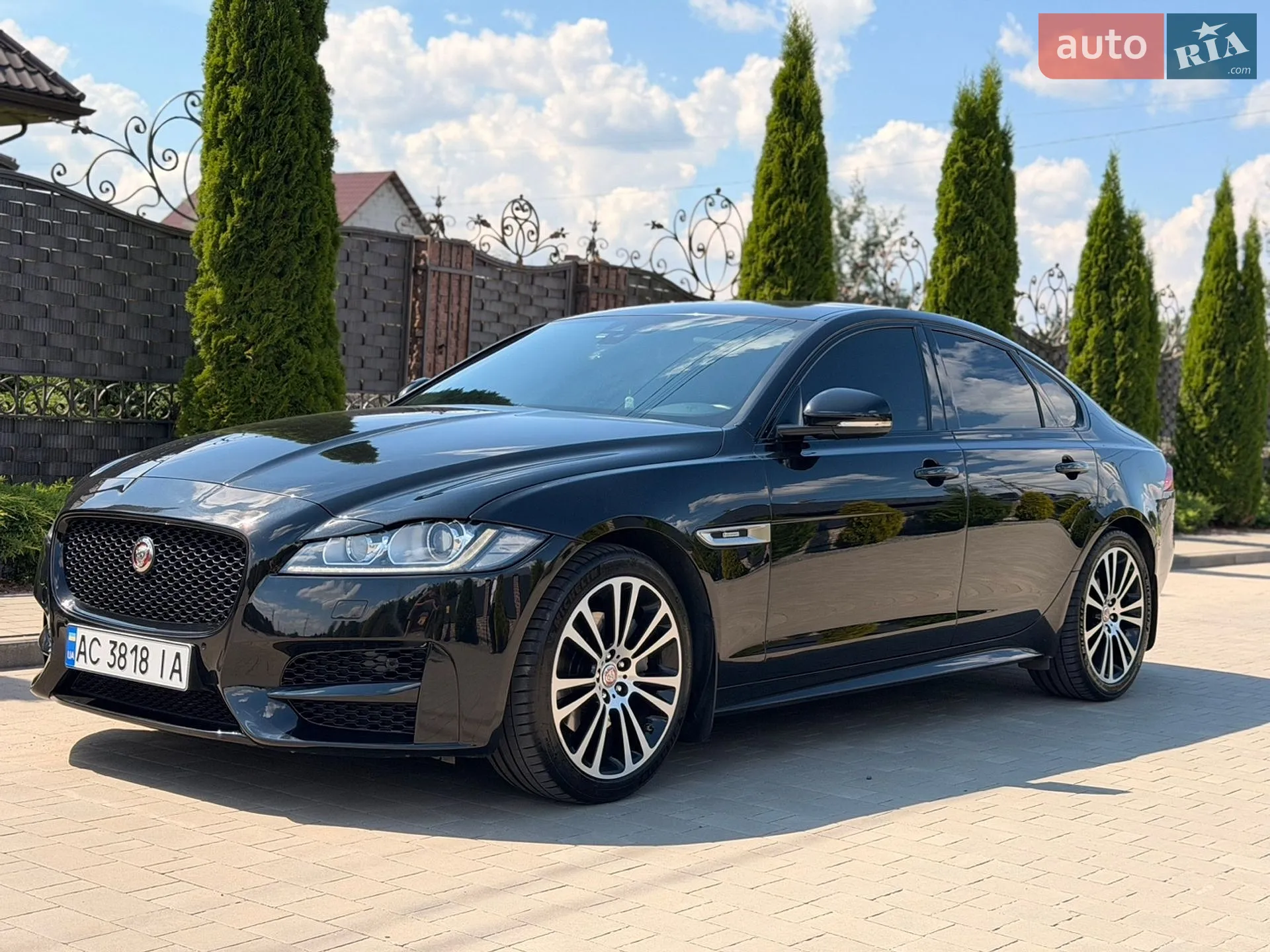2016 Jaguar XF - мініатюра 3