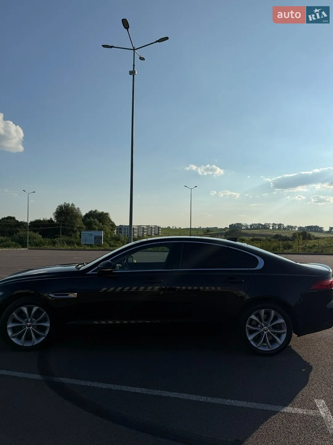 2019 Jaguar XF - мініатюра 3