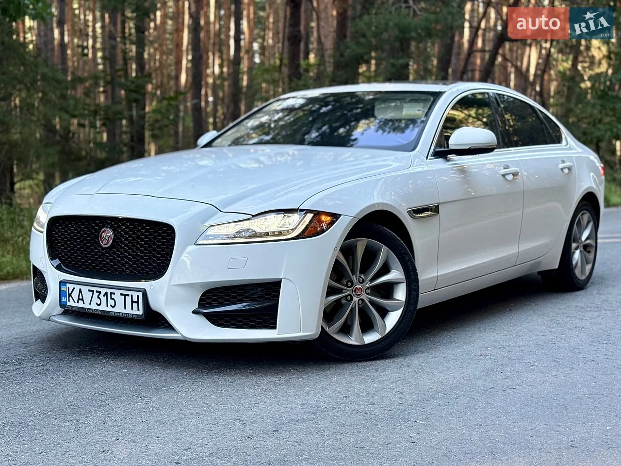2015 Jaguar XF - мініатюра 28