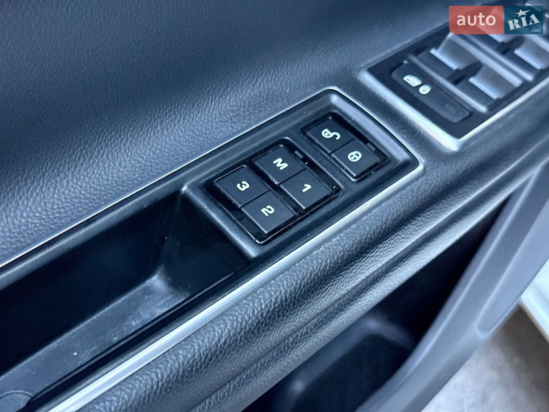 2016 Jaguar XF - мініатюра 17