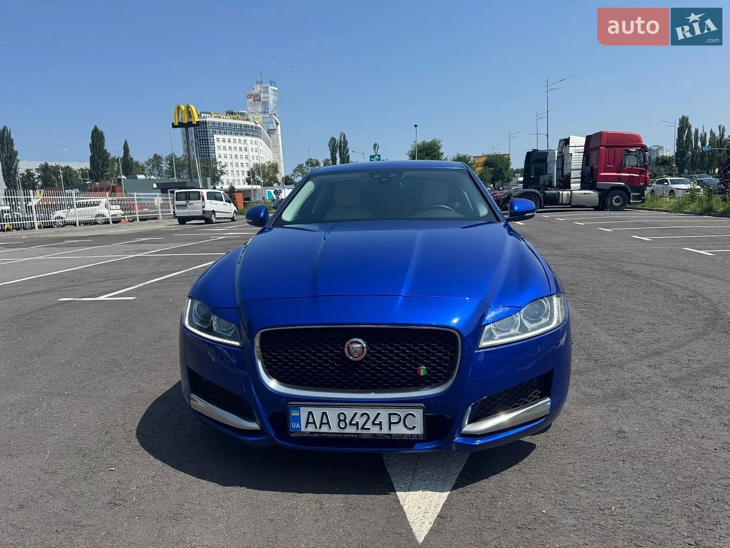 2016 Jaguar XF - мініатюра 2