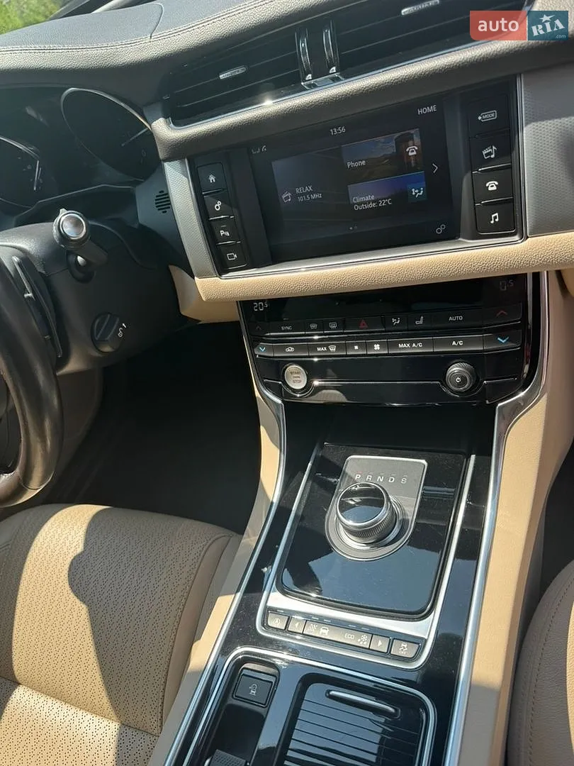 2016 Jaguar XF - мініатюра 31