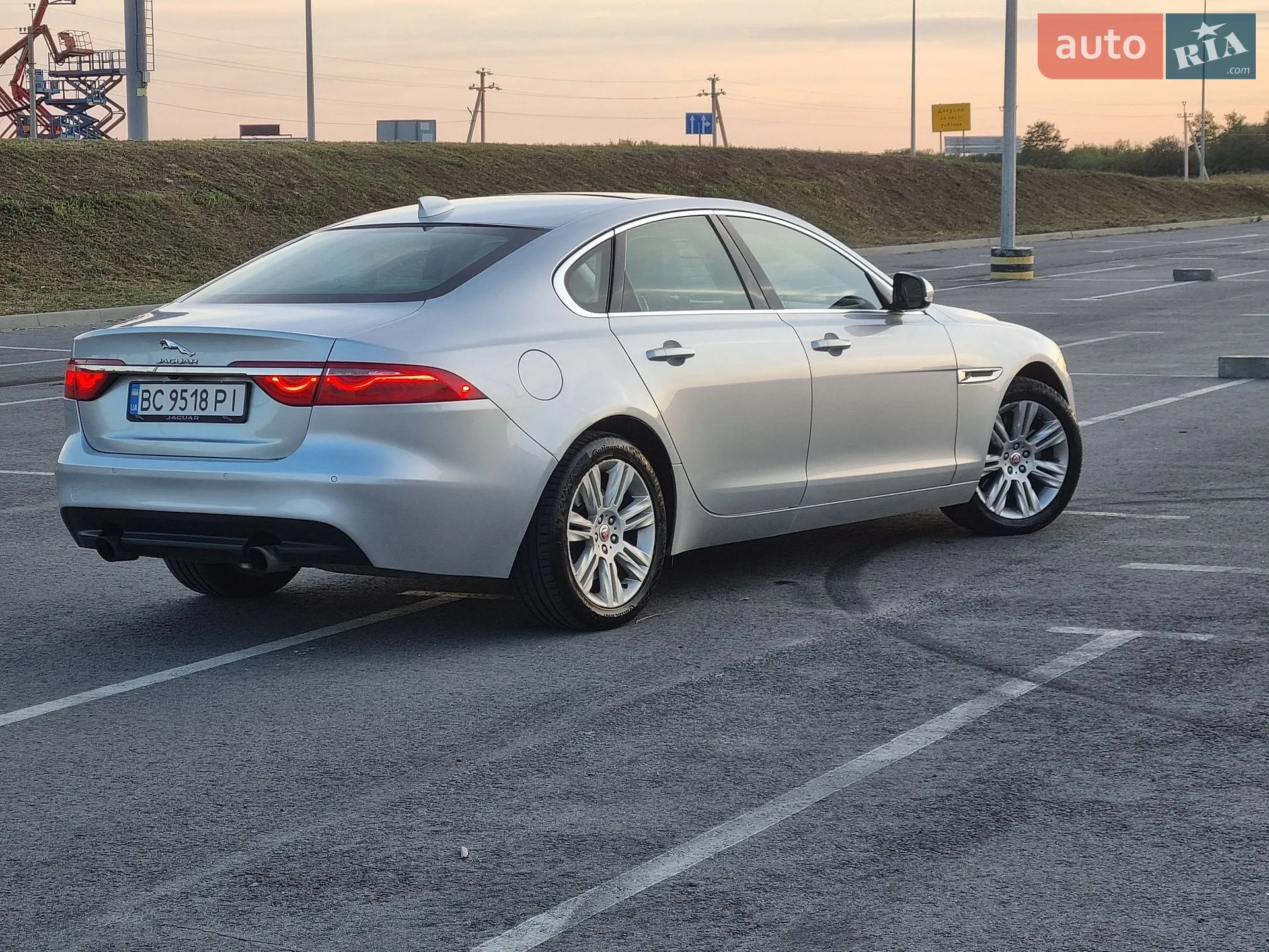 2016 Jaguar XF - мініатюра 5