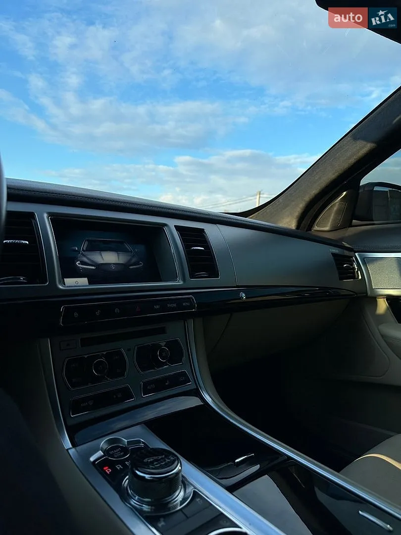 2014 Jaguar XF - мініатюра 13
