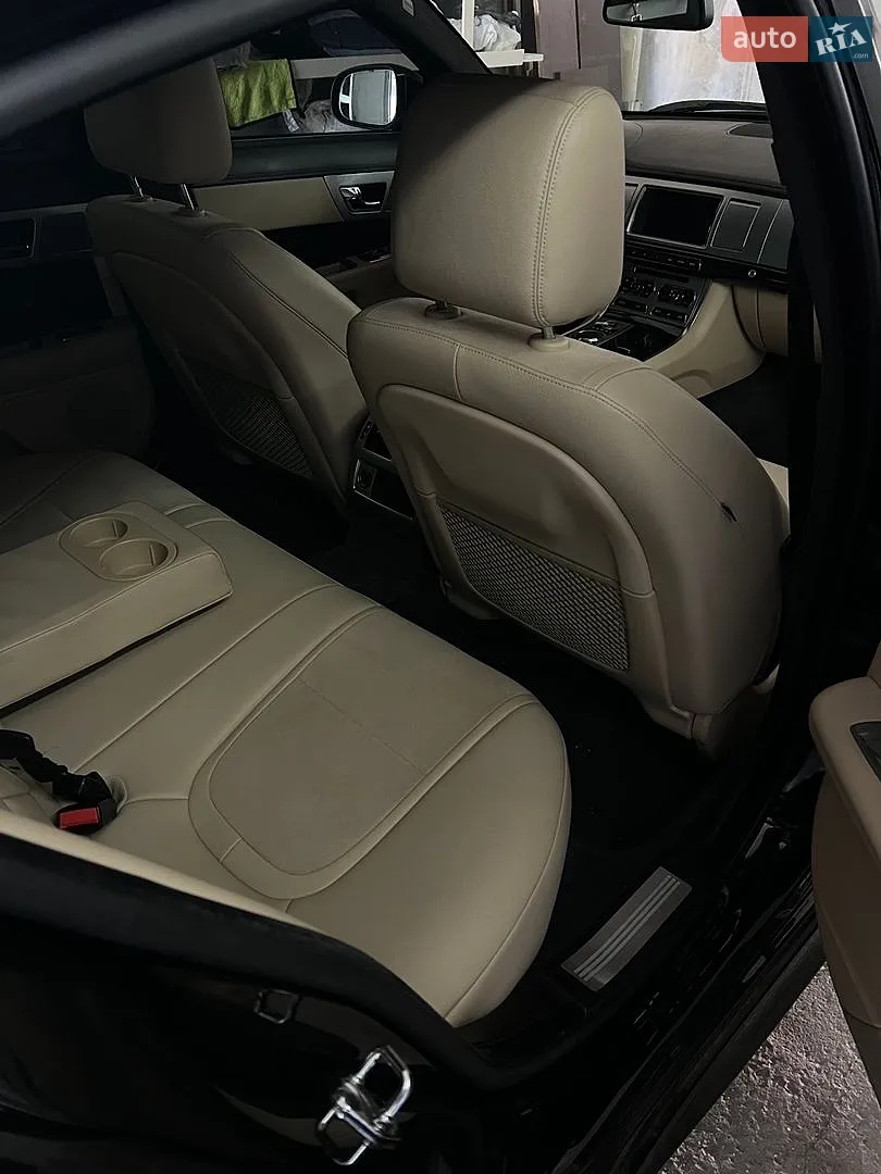 2014 Jaguar XF - мініатюра 16