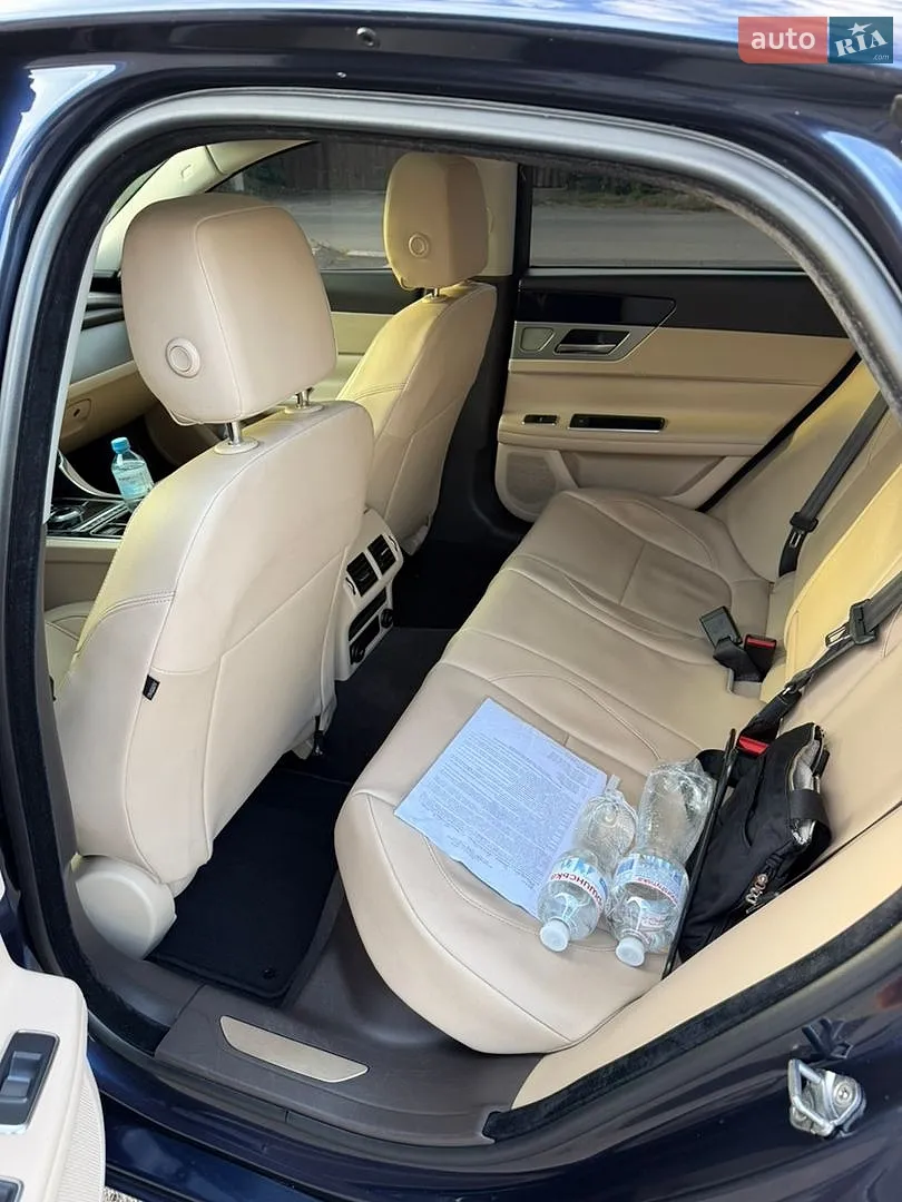 2016 Jaguar XF - мініатюра 14