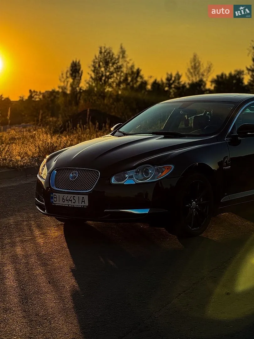 2010 Jaguar XF - фото 1