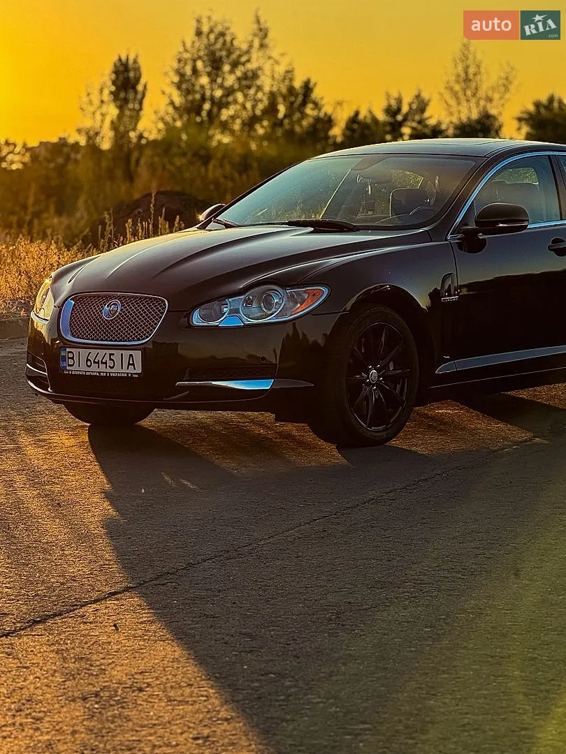 2010 Jaguar XF - мініатюра 3