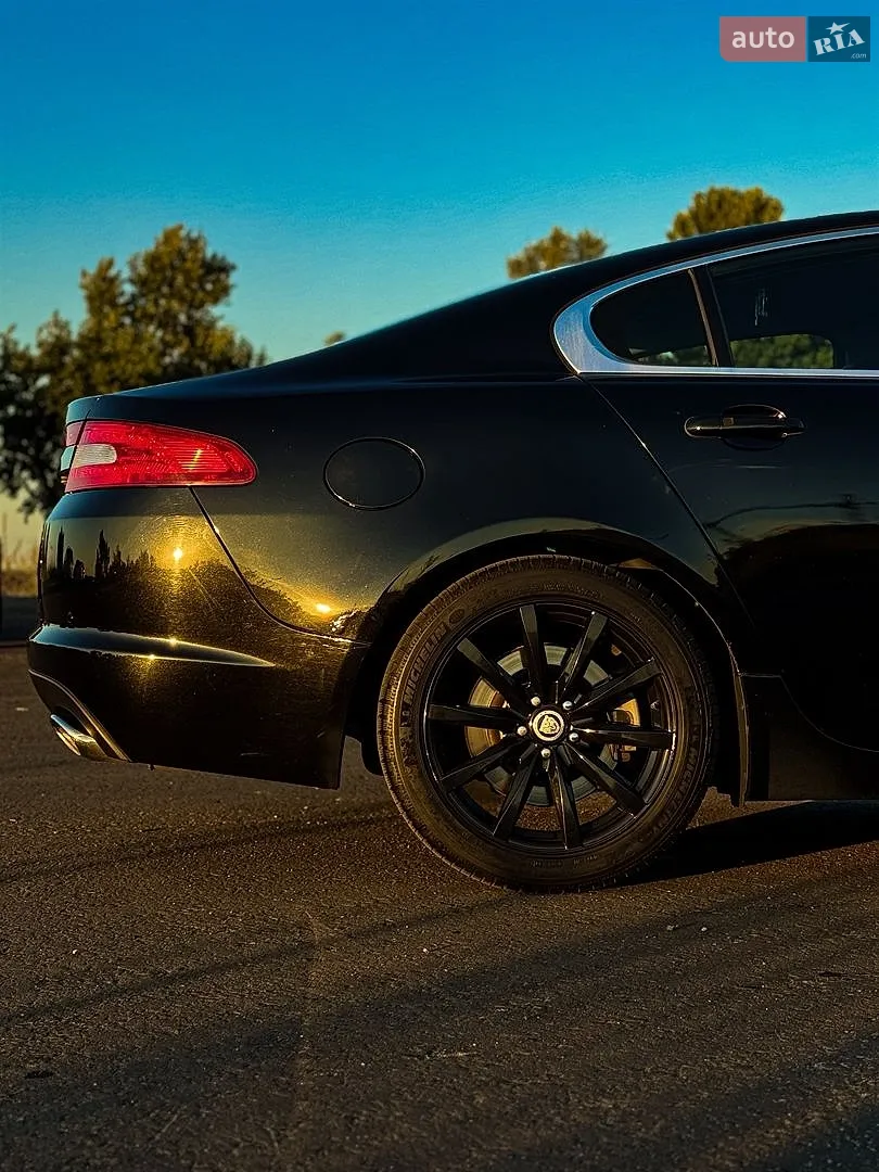 2010 Jaguar XF - мініатюра 10