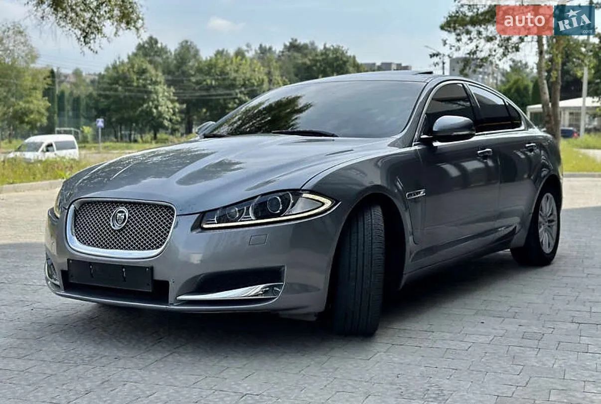 2012 Jaguar XF - мініатюра 3