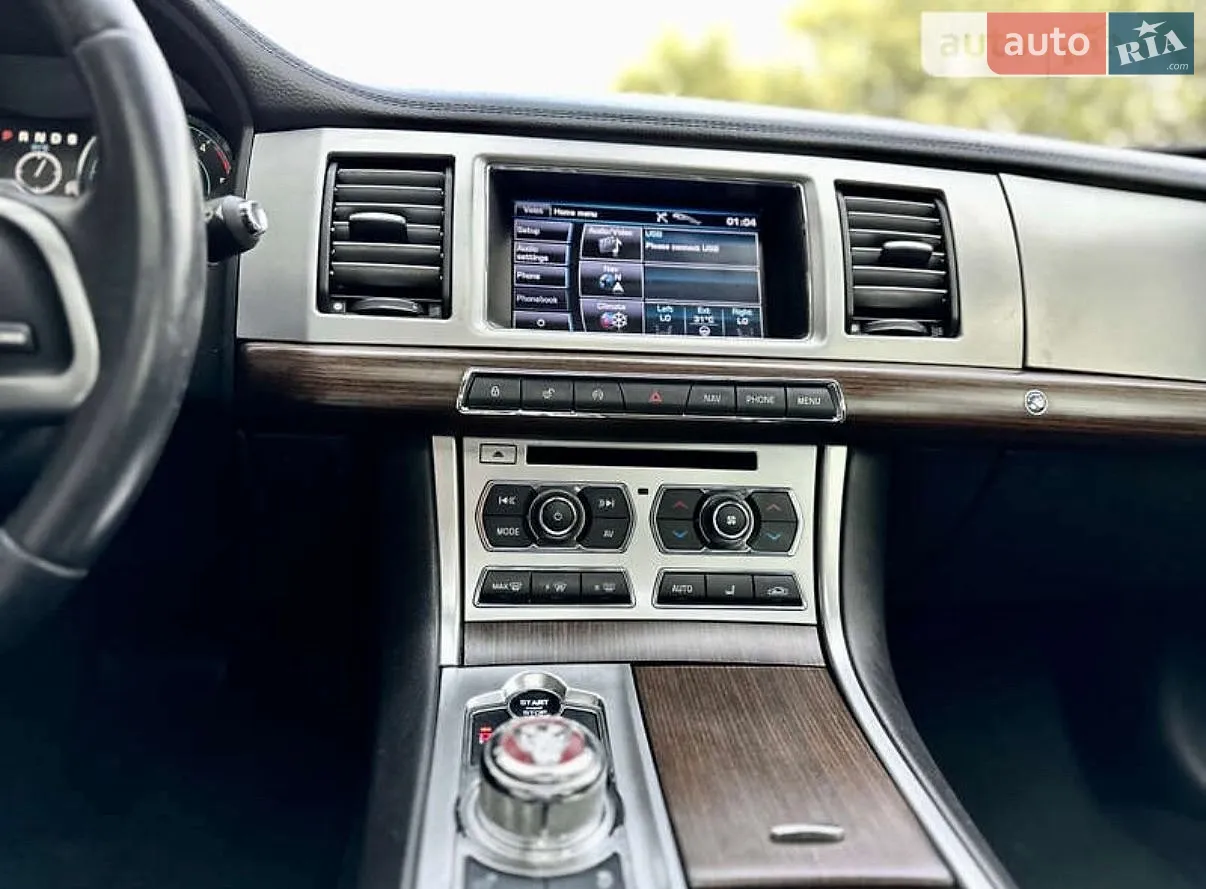 2012 Jaguar XF - мініатюра 14