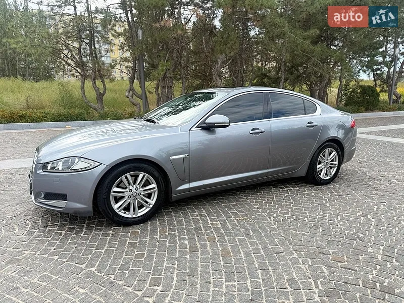 Jaguar XF 2012