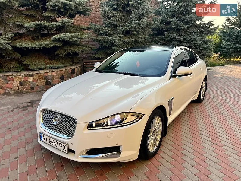 Jaguar XF 2012