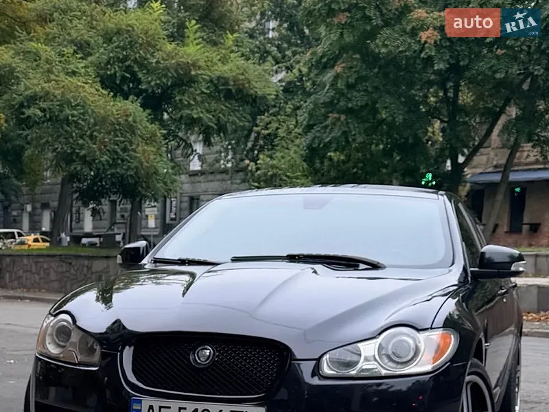 Jaguar XF
