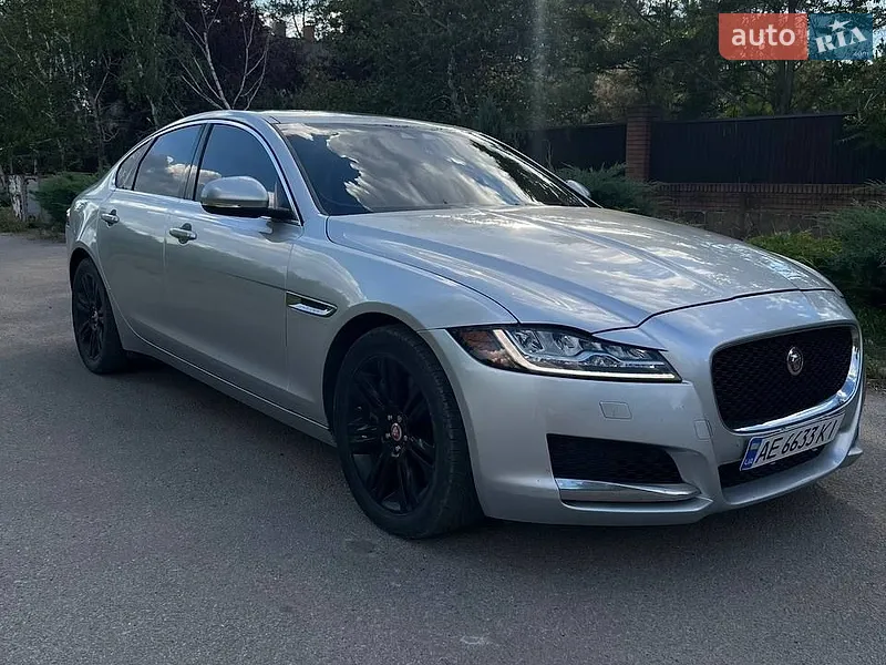 Jaguar XF