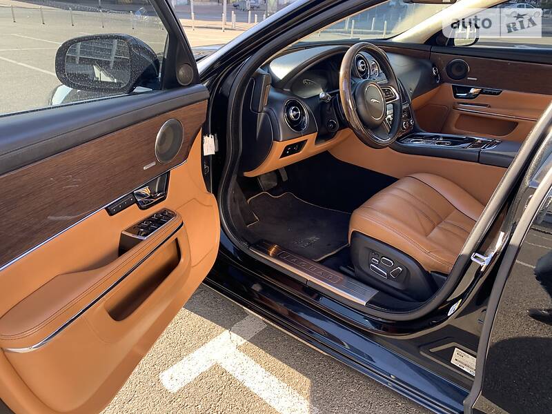 Седан Jaguar XJ 2010 в Києві