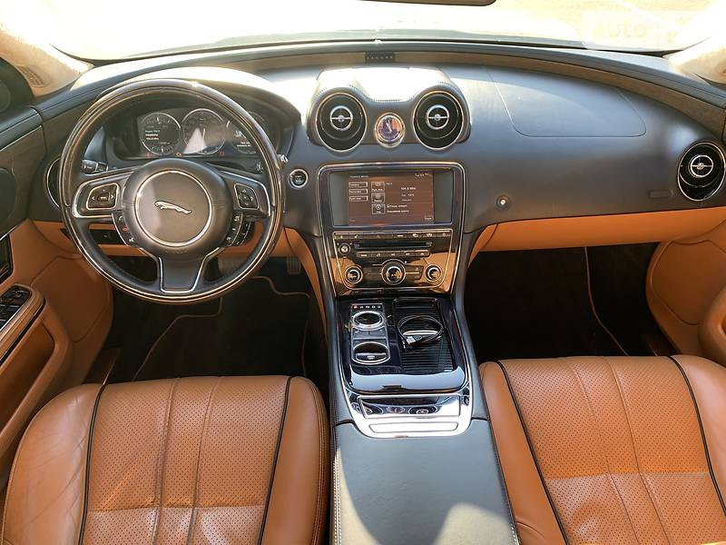 Седан Jaguar XJ 2010 в Києві