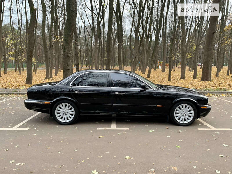 Седан Jaguar XJ 2003 в Києві