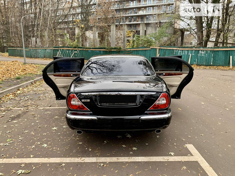 Седан Jaguar XJ 2003 в Києві