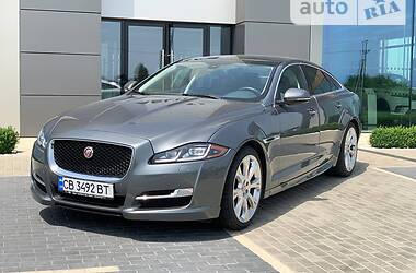 Седан Jaguar XJ 2015 в Дніпрі