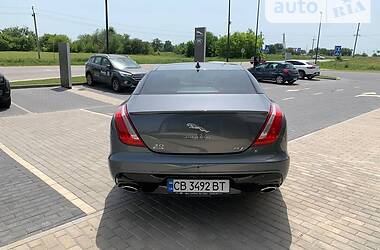 Седан Jaguar XJ 2015 в Дніпрі