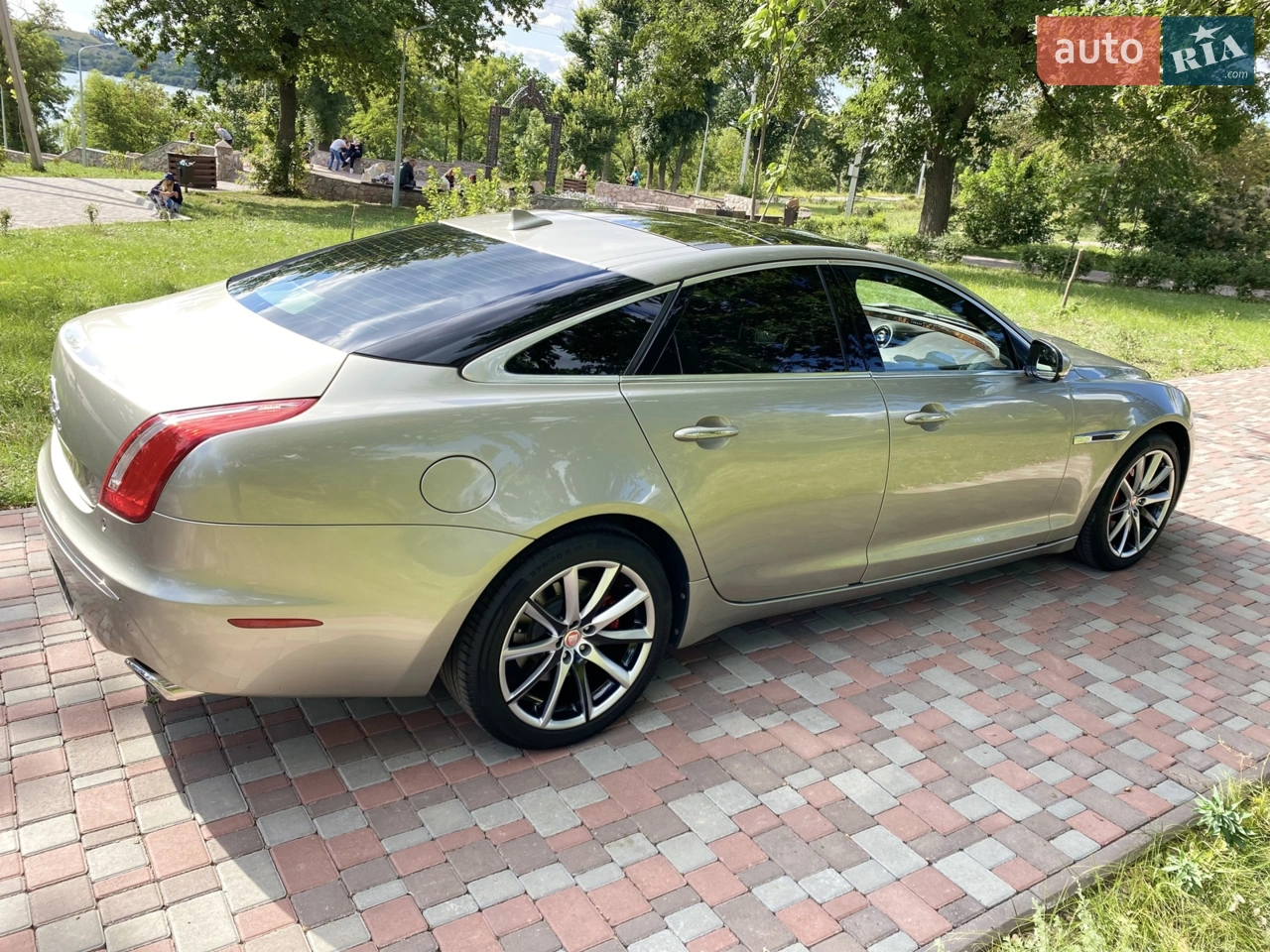 2013 Jaguar XJ - мініатюра 30
